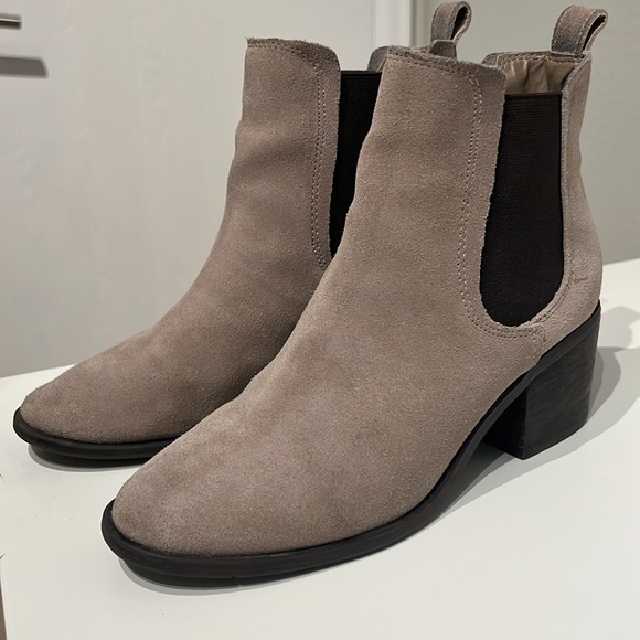 Madden Girl Camilla Tan Suede Chelsea Boots - Picture 1 of 12